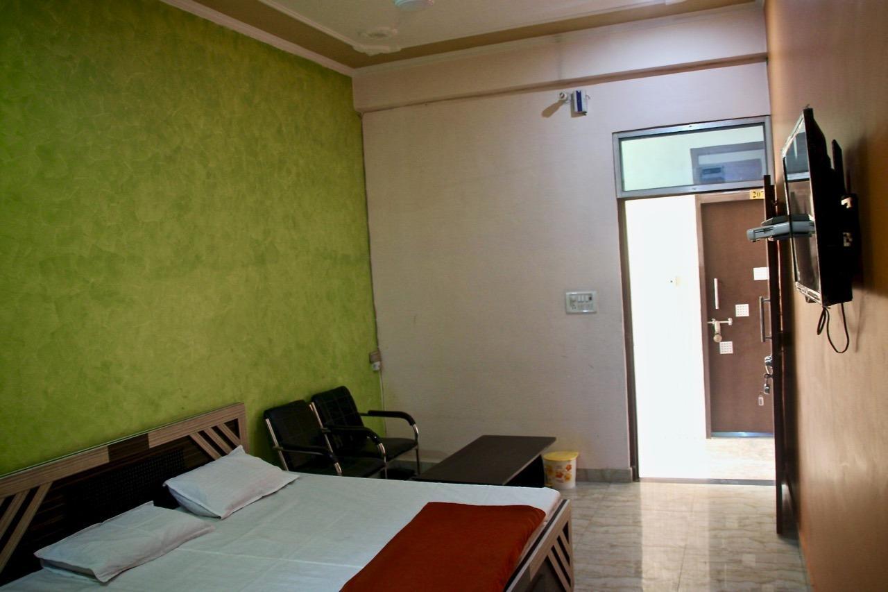 Vinayak Palace Hotel Matura Exterior foto